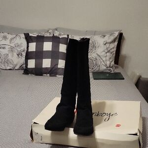 Elegant Black Knee-High Women's Boots